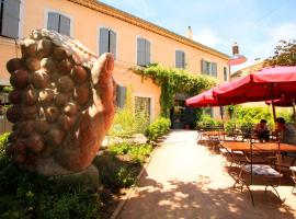 Logis Hotel - Restaurant La Marbrerie, hotel v destinácii Caunes-Minervois
