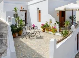 Villa Maria Traditional Home