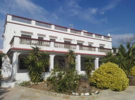 Villa Gómez, hotel a les Cases d'Alcanar
