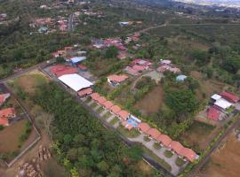 Hotel Bar y Restaurante los Ranchos, hotel in Sarchí