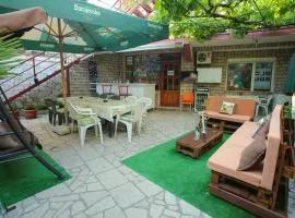 Hostel Adi