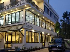 Rhino Land Jungle Lodge, hotel near Bharatpur Airport - BHR, Sauraha