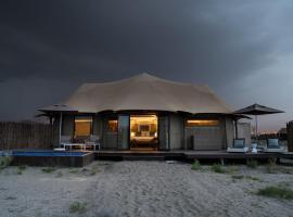Kingfisher Retreat by Sharjah Collection, luxury tent in Kalbā