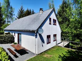 Inviting Holiday Home in Masbourg with Sauna, maison de vacances à Masbourg
