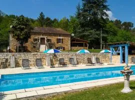 Holiday Home in Blanquefort with Private Pool
