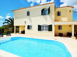 Suites & Beds DP Albufeira, hotel in Albufeira