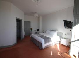 Hotel Square, hotel v destinaci Tomintoul