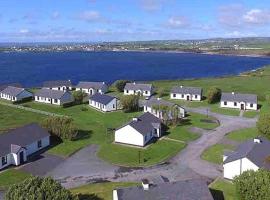 Quilty Holiday Cottages - Type A, hotel v mestu Quilty