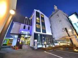 ウィズ U ホテル＆ゲストハウス、ソクチョにある襄陽国際空港 - YNYの周辺ホテル