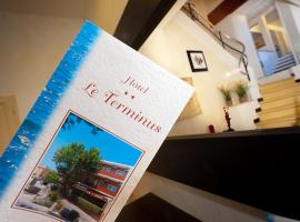 Hotel Le Terminus, hotel i Le Lavandou