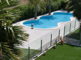 Casas Holiday - El Mirador de Villamartin, hotel con pileta en Los Dolses