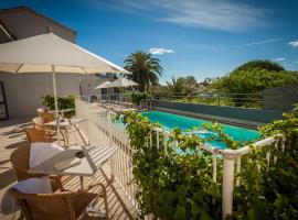 Hotel Canal Aigues Mortes, hotel in Aigues-Mortes