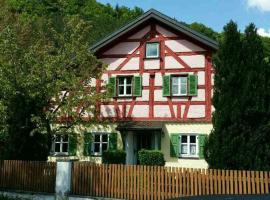 Ferienhaus am Mühlbach, cheap hotel in Kinding