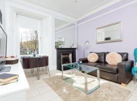 Edinburgh Near Centre Luxury Apartment, hotel v destinaci Edinburgh