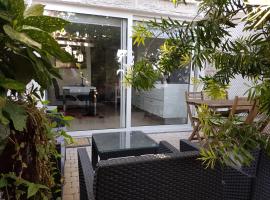 The Sun House, hotel con parcheggio a Santa Iria da Azoia