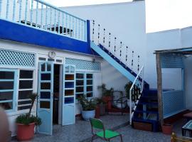 White And Blue, hostel di Essaouira