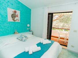 Hotel Punto Verde, hotell i Marina di Campo