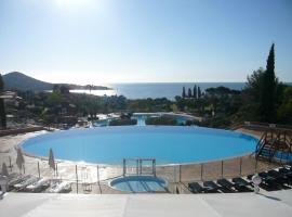 Cap Esterel place des pecheurs, khách sạn ở Agay - Saint Raphael