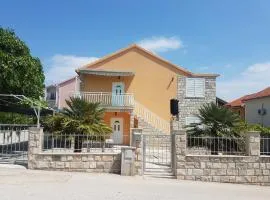 Apartments Alma