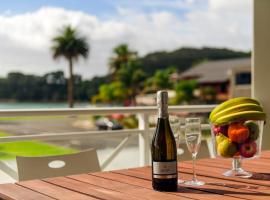 Crow's Nest Apartments, luxury hotel in Whitianga
