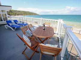 Garden Apartment, 2 Pilots Point, holiday rental in Totland