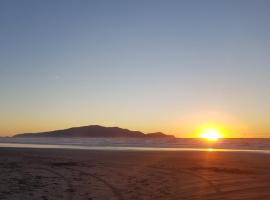 Near the shore, family hotel in Waikanae