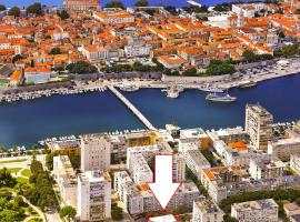 Deluxe MP, hotel with parking in Zadar