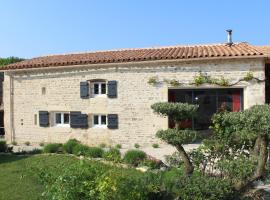 gite les rouets, pet-friendly hotel in Hanc