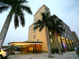Hotel Kanha’s Palm Springs, hotel near Kanha Fun City, Bhopal