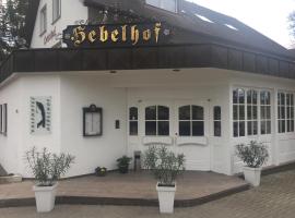 Golfhotel Hebelhof (Wellness-Appartement), hotel con parking en Welmlingen