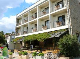 Sole E Monti, hotel with parking in Quenza