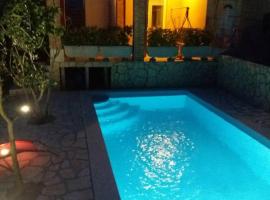 Holiday apartment Boko, ξενοδοχείο σε Pinezici