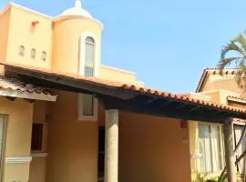 Villa 18 Con Playa 3 Recamaras dentro de Hotel en Ixtapa