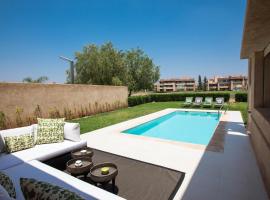 Chez Maya Luxury Villa with Private Heated Pool & Golf View Marrakech, hotel in Marrakech