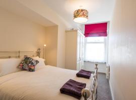 Kingsway Apartment, hotel with parking in Bishop Auckland