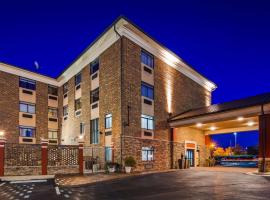Best Western Plus Pineville-Charlotte South, хотел в Шарлът
