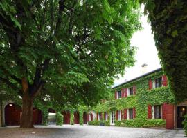 I giardini segreti di Villa Marcello Marinelli, holiday rental in Cison di Valmarino