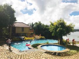 Porta Verde Resort Villas Caliraya, hotell sihtkohas Cavinti