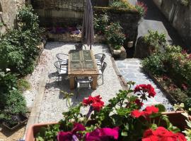 La douceur Angevine, hotel with parking in Montreuil-Bellay