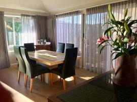 Middleton Bay Retreat, holiday home in Albany