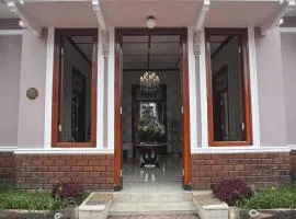 Huis Van Gustafine Floor 1