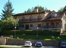 Hosteleria Santa Cruz, hotel v blízkosti zaujímavosti Kláštor San Juan de la Peña (Santa Cruz de la Serós)