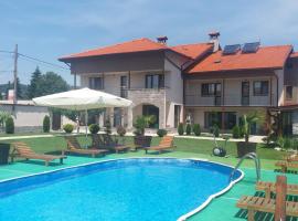 Sveti Nikola Villas near Borovets, casa o chalet en Shiroki Dol