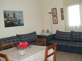 Lovely house with garden at an excellent location!, vakantiewoning aan het strand in Agriá