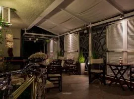 Electra Apartments & Studios