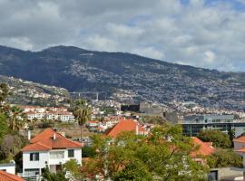 Apartment in the city of Funchal up 2 at 6 pers, počitniška nastanitev v mestu São Pedro