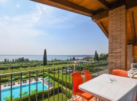 Residence Corte Ferrari -Ciao Vacanze-: Moniga'da bir apart otel