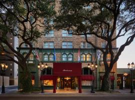 Pontchartrain Hotel St. Charles Avenue, hotel poblíž významného místa Lafayette Cemetery, New Orleans