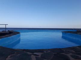 Apartamento La Caleta Isla de El Hierro terrace with incredible views, hotell i La Caleta