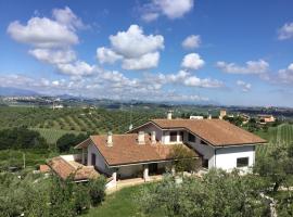 Green Residence Villa Assunta: Moscufo'da bir tatil evi